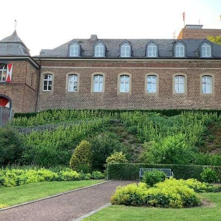 Burg Wassenberg Hotel Exterior photo
